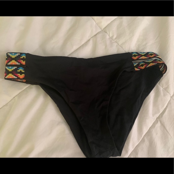 LSpace Bikini bottoms w/ boho side pattern - Picture 1 of 4